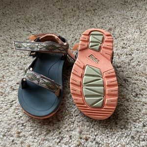 Toddler Teva’s